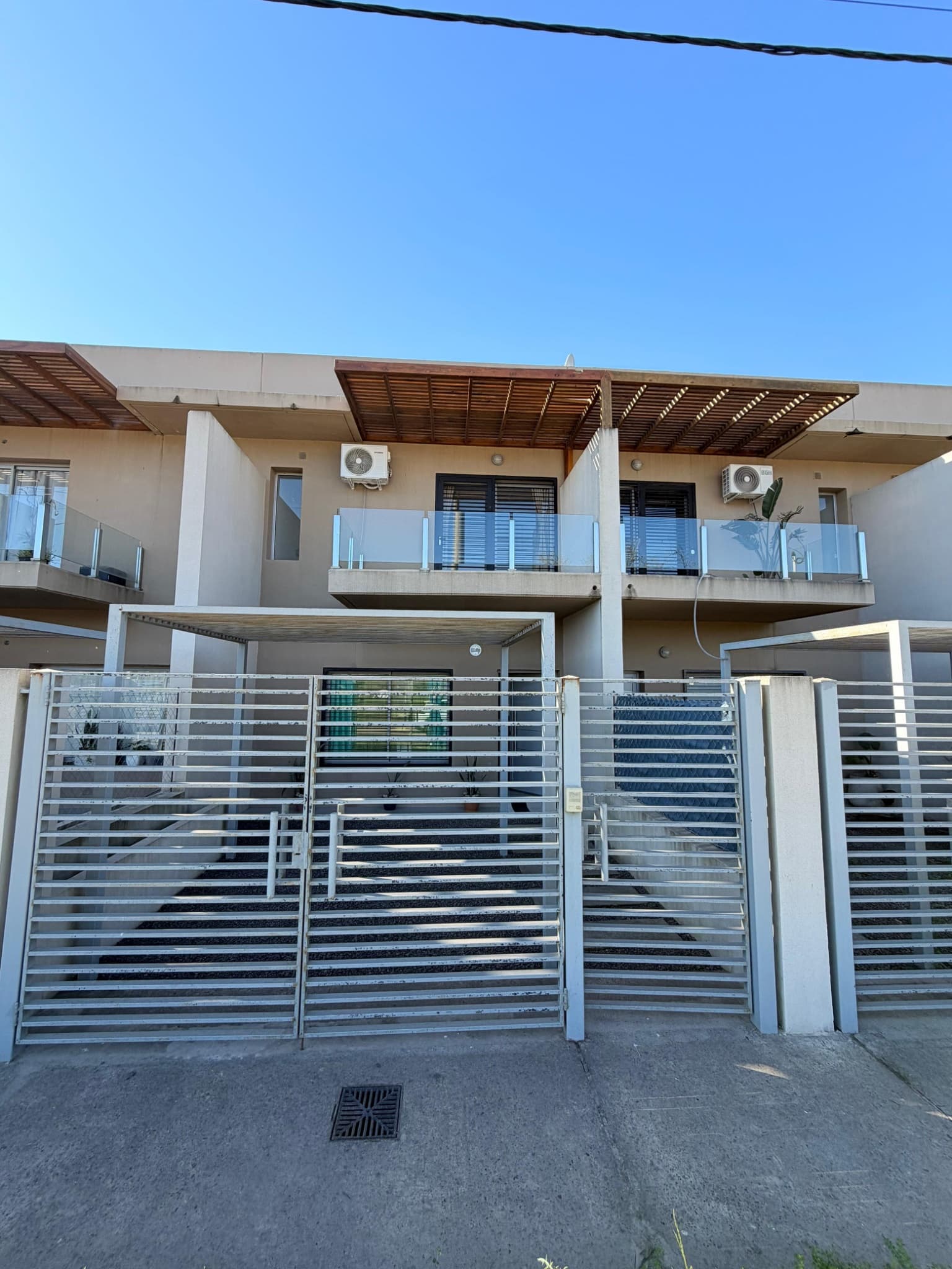 Hermoso duplex 2 dormitorios - foto 1