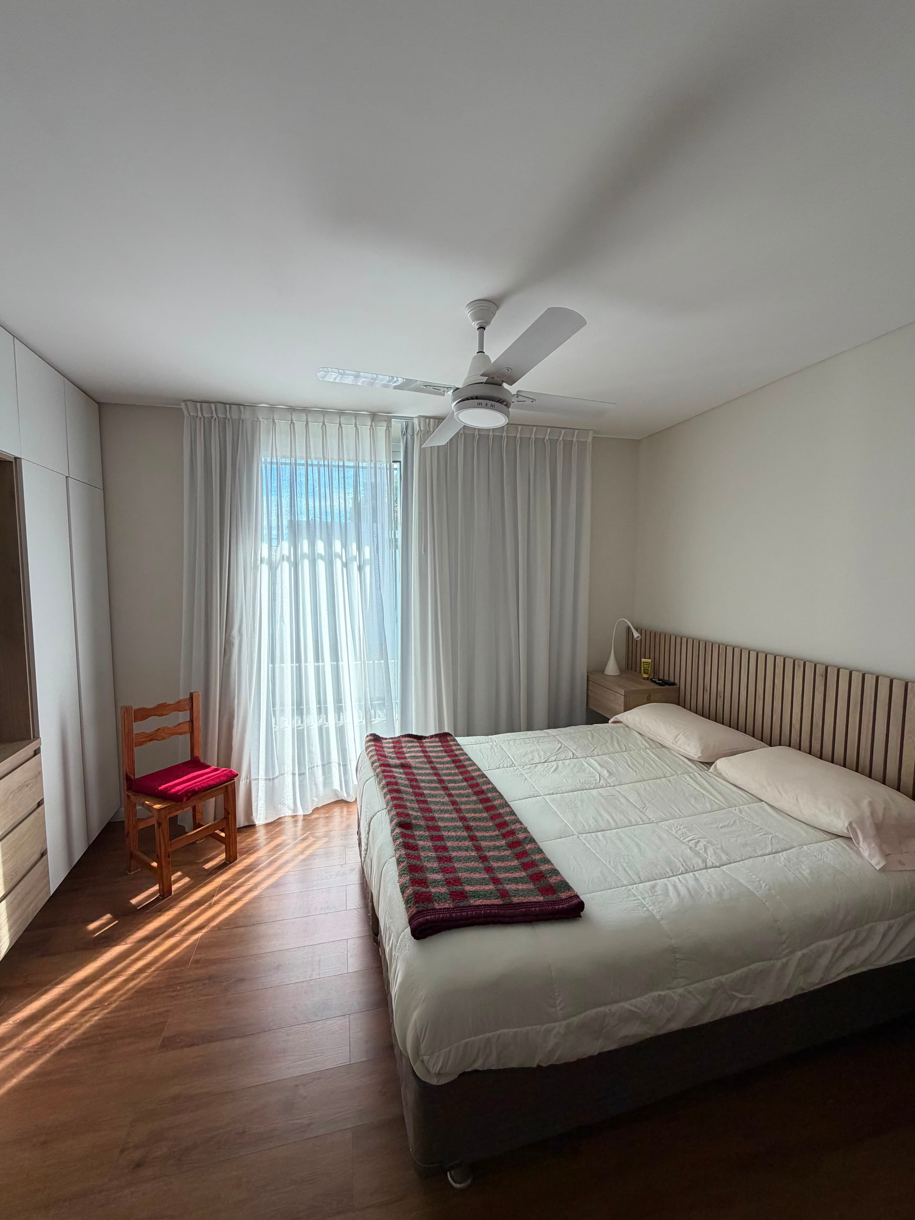 Hermosa casa de 2 dormitorios zona parque - foto 4